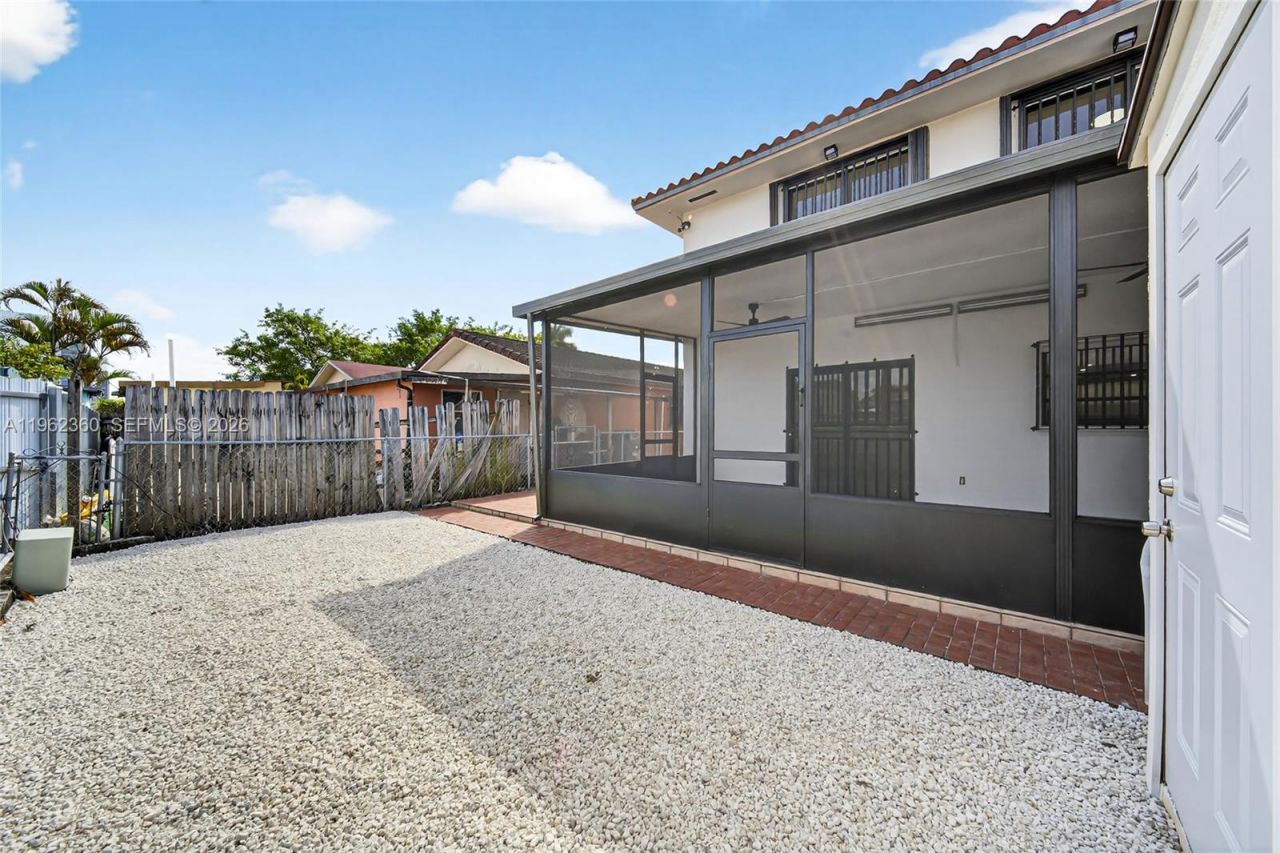 1285 W 42nd Pl, Hialeah, FL 33012 Photo