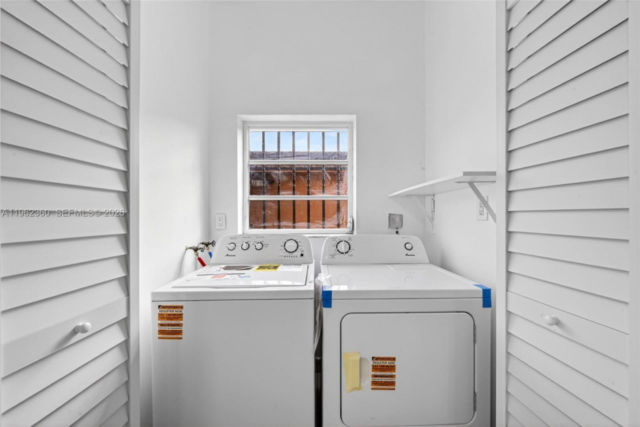 1285 W 42nd Pl, Hialeah, FL 33012 Photo