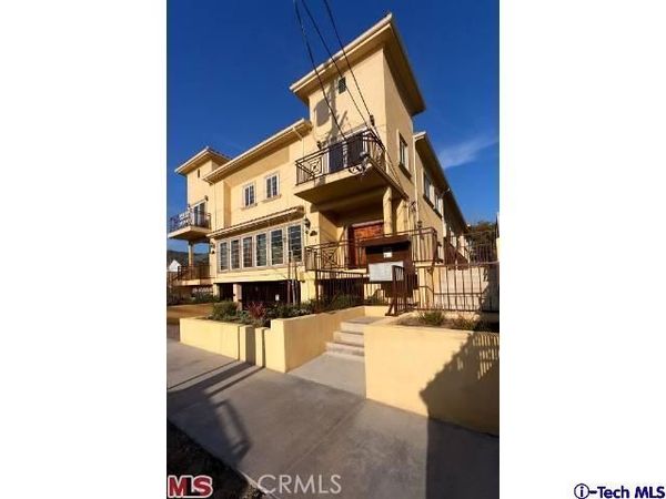 10214 Fernglen Avenue, Unit 5, Tujunga, CA 91042