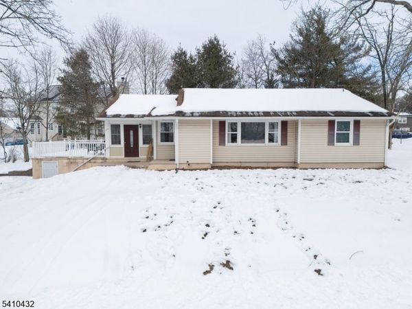 125 Hillcrest Dr, Milford, NJ 08848