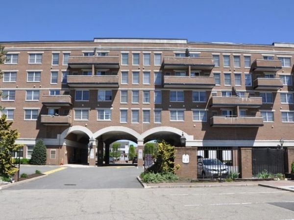 12 Iron Forge Sq, Pompton Lakes, NJ 07442