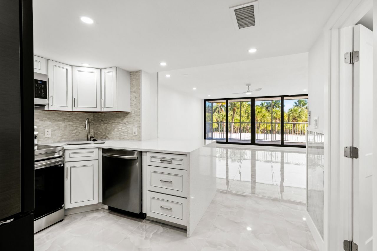 2000 Coco Plum Drive, Unit APT 202, Marathon, FL 33050 Photo