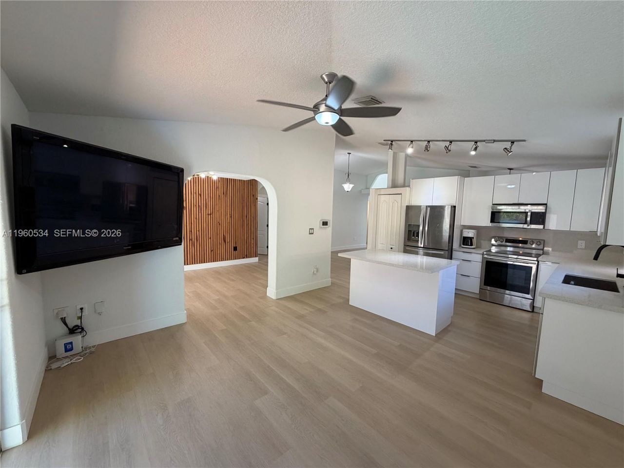 7971 NW 186th Ter, Hialeah, FL 33015 Photo