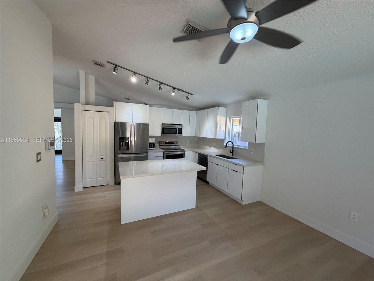 7971 NW 186th Ter, Hialeah, FL 33015 Photo