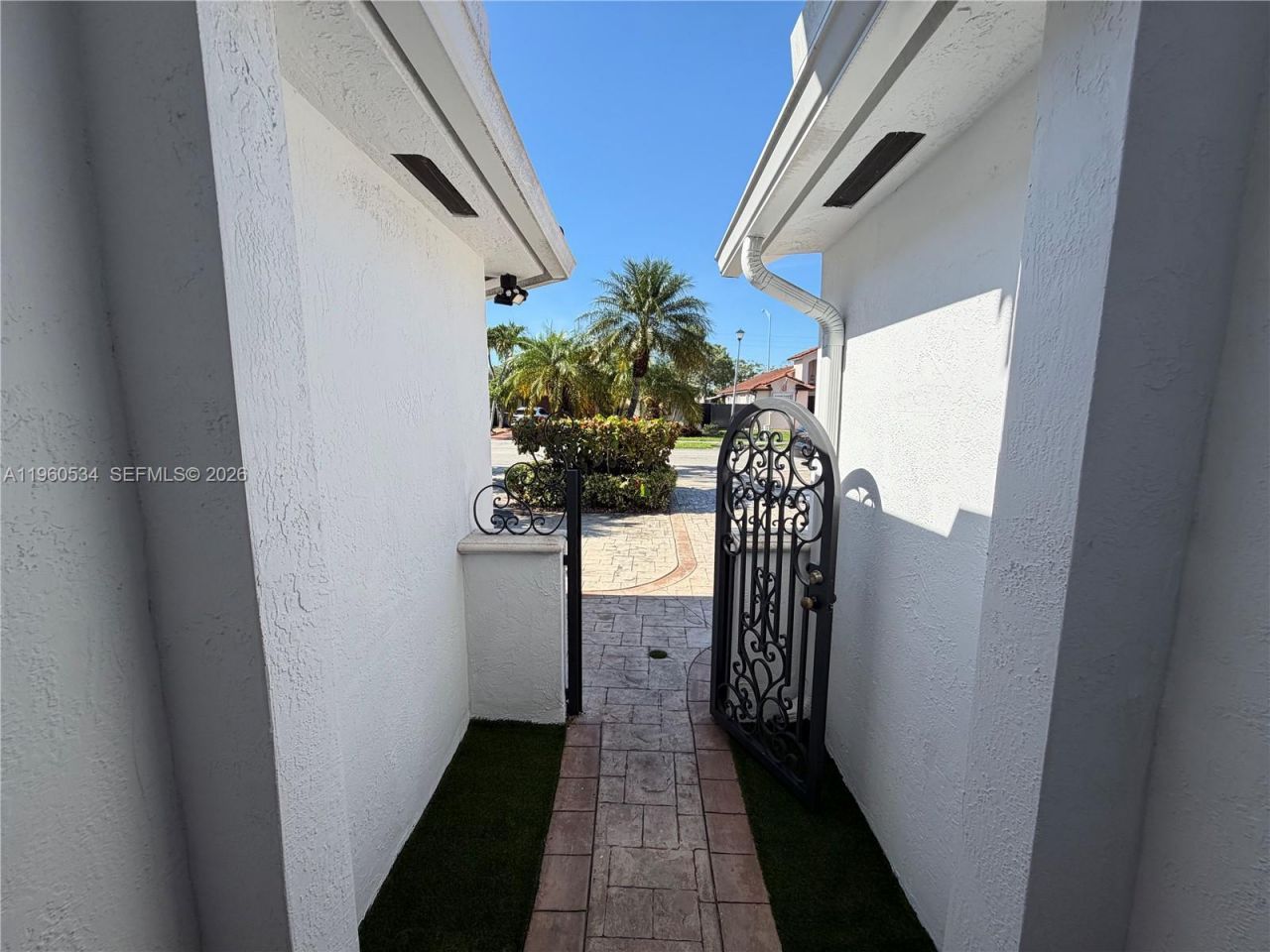 7971 NW 186th Ter, Hialeah, FL 33015 Photo