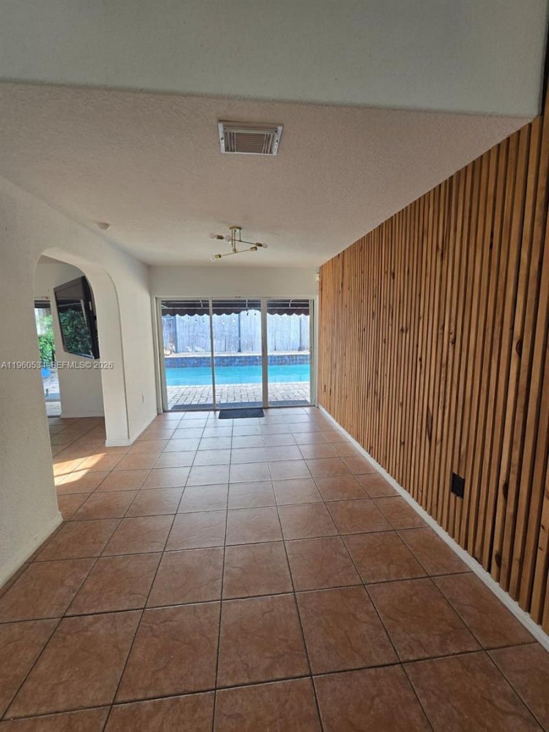 7971 NW 186th Ter, Hialeah, FL 33015 Photo