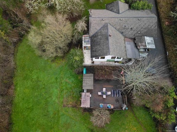 9146 West Saanich Rd, North Saanich, BC V8L 5T4