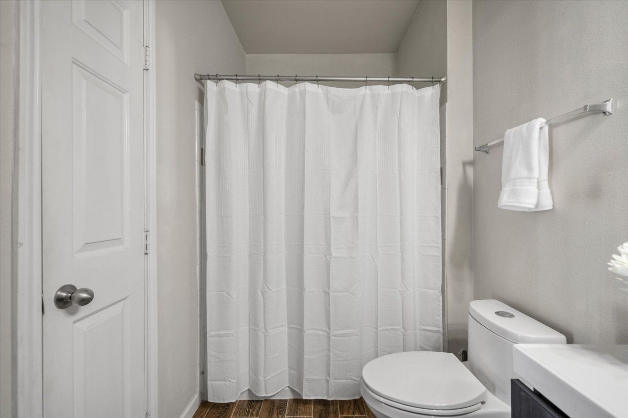 130 River Landing Drive Photo 15