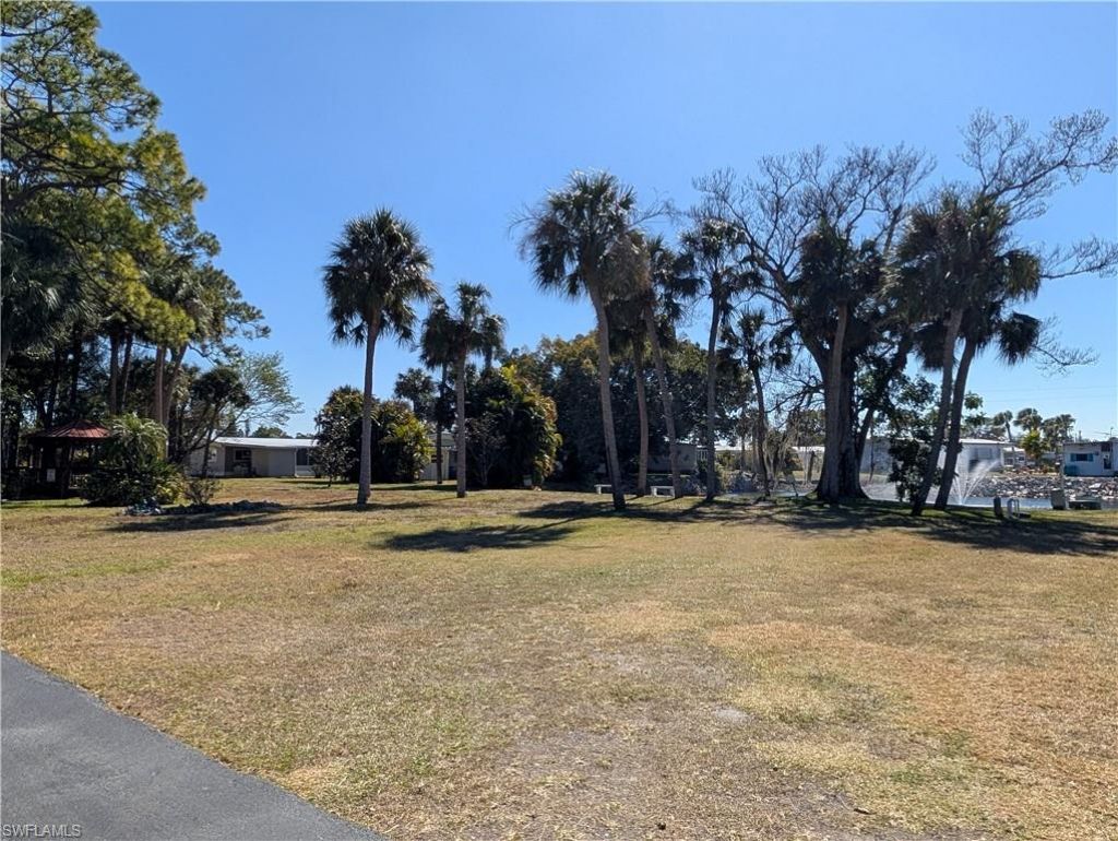 807 Holly Berry Ct, North Fort Myers, FL 33917 Photo