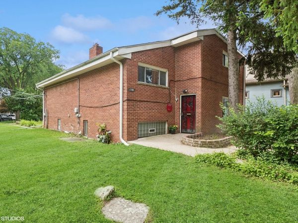 2208 Foster Street, Evanston, IL 60201