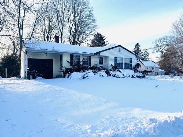 80 Forest St, Middleboro, MA 02346