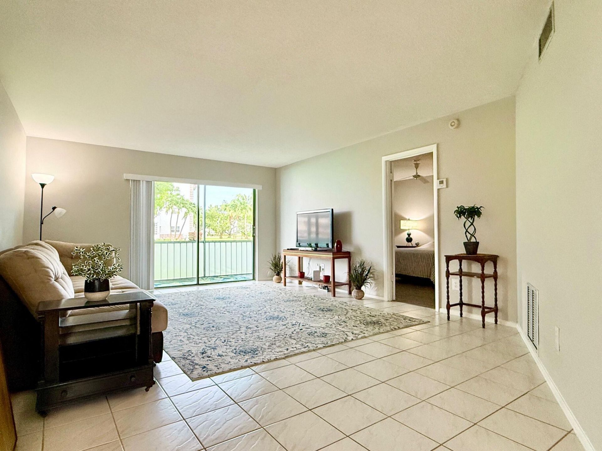 4401 NW 41st Street, Unit 104, Lauderdale Lakes, FL 33319 Photo