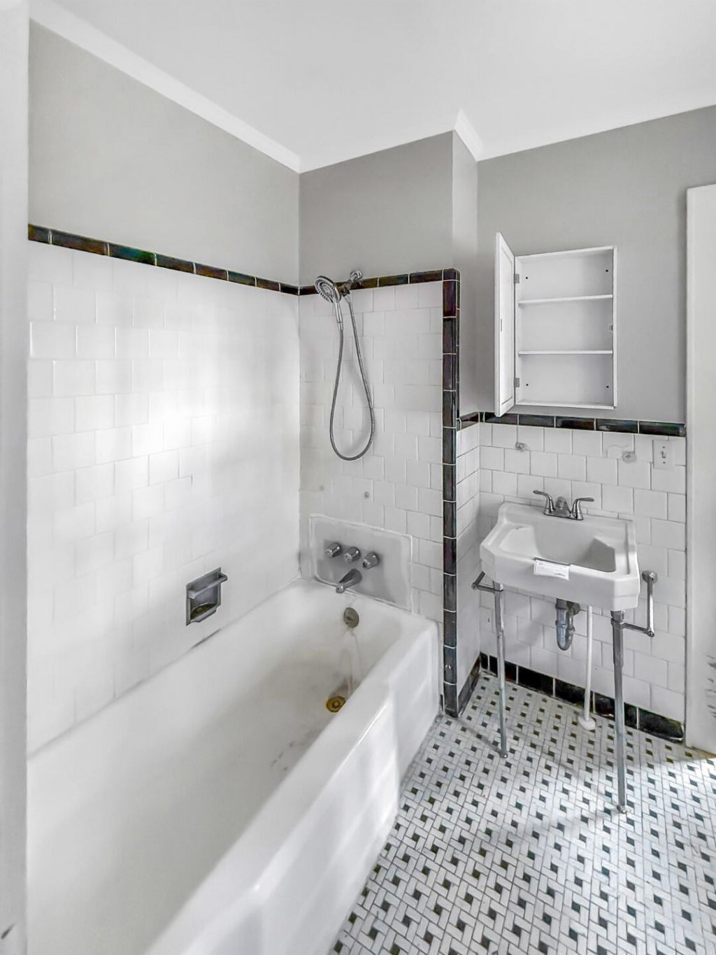 154 Old House Road Photo 11