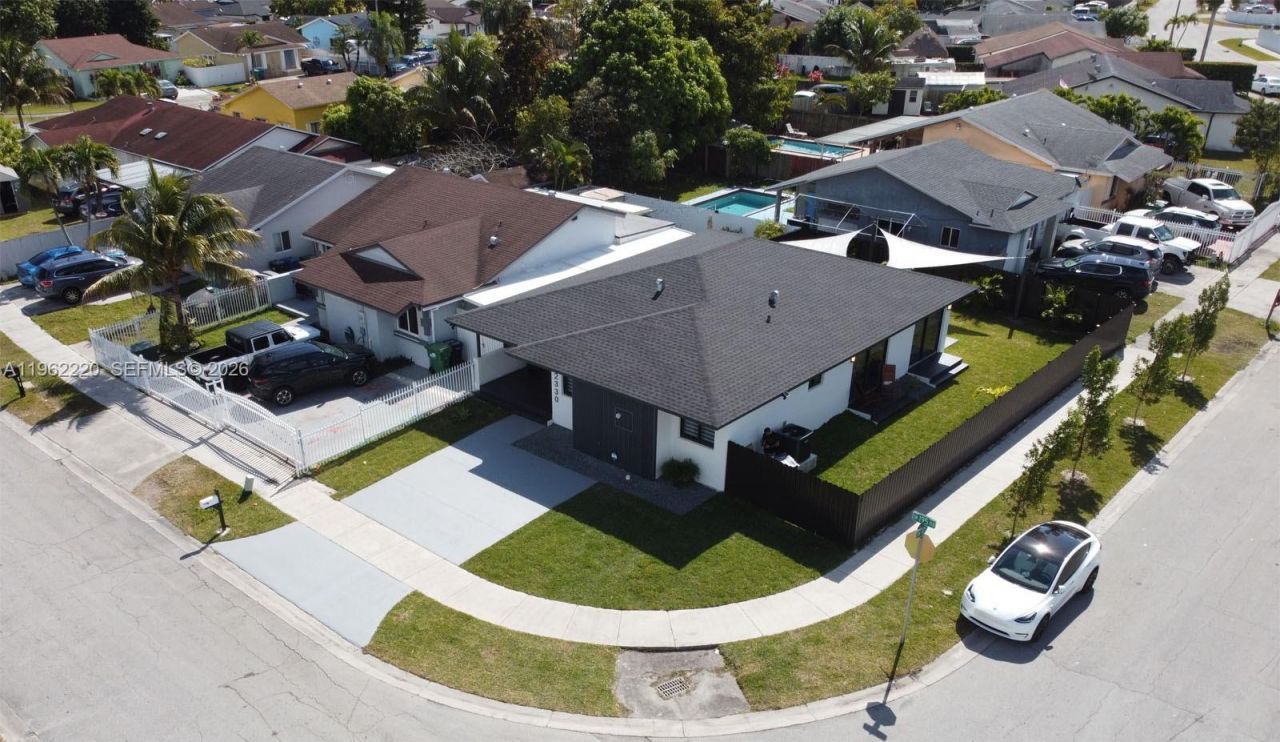 12330 SW 195th Ter, Miami, FL 33177 Photo