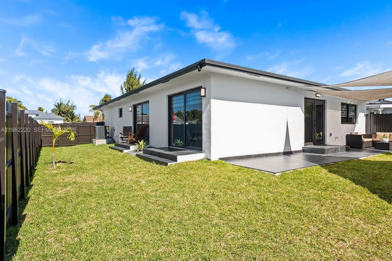 12330 SW 195th Ter, Miami, FL 33177 Photo