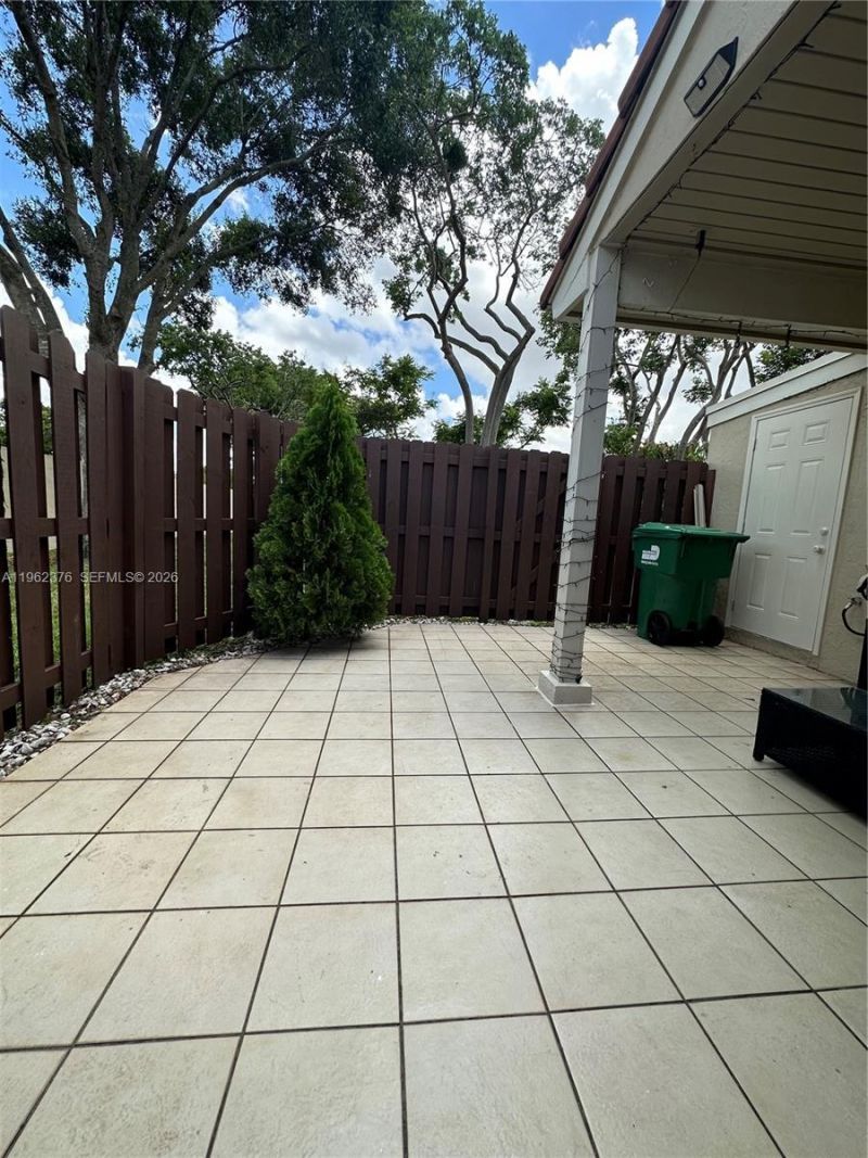 6012 NW 172nd Terr Cir, Hialeah, FL 33015 Photo