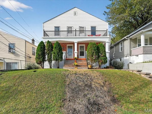 7114 Drury Lane, St Louis, MO 63143