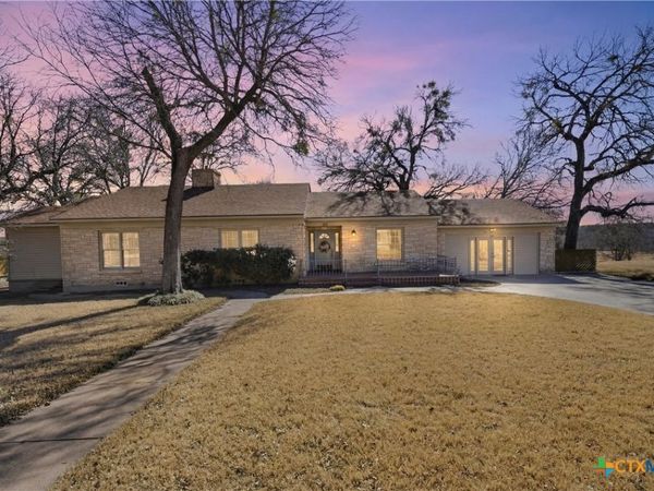 606 College Street, Gatesville, TX 76528