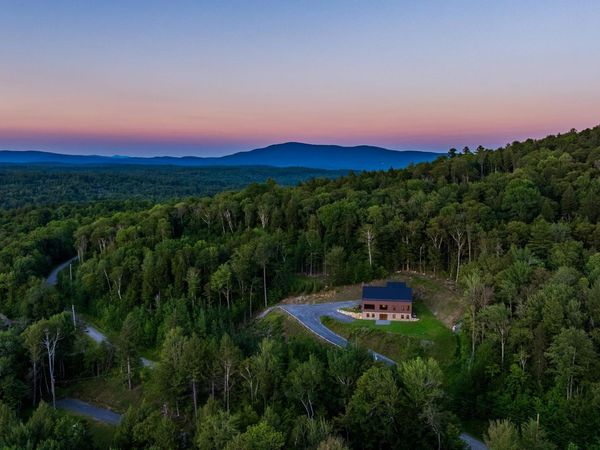 33 Stone Lodge Road, Winhall, VT 05340