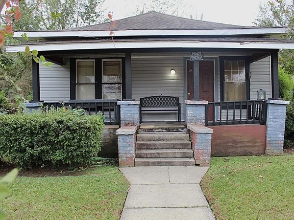 1215 Rebecca Ave., Hattiesburg, MS 39401