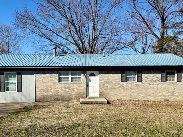 339 Davis Street, Pea Ridge, AR 72751