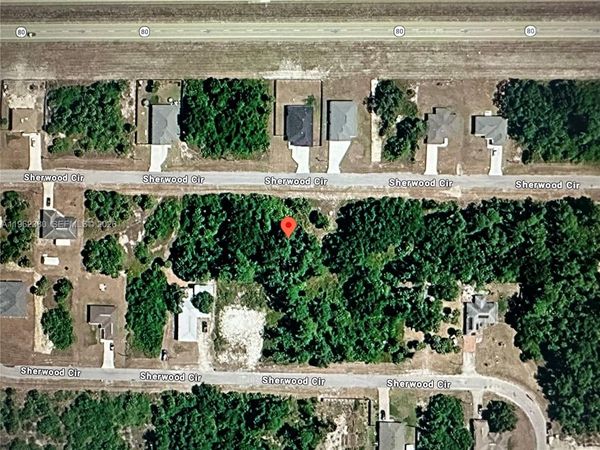 8042 Sherwood Cir, La Belle, FL 33935