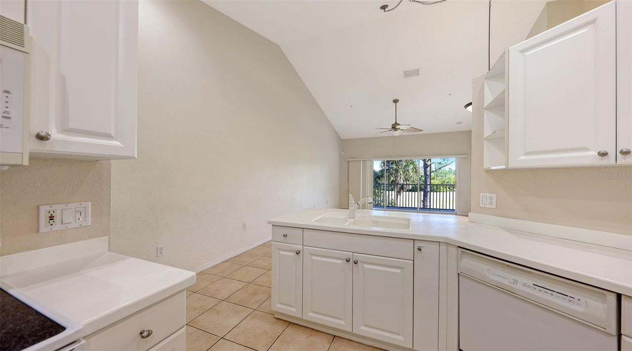 7641 Sweetbay Circle, Unit 7641, Bradenton, FL 34203 Photo