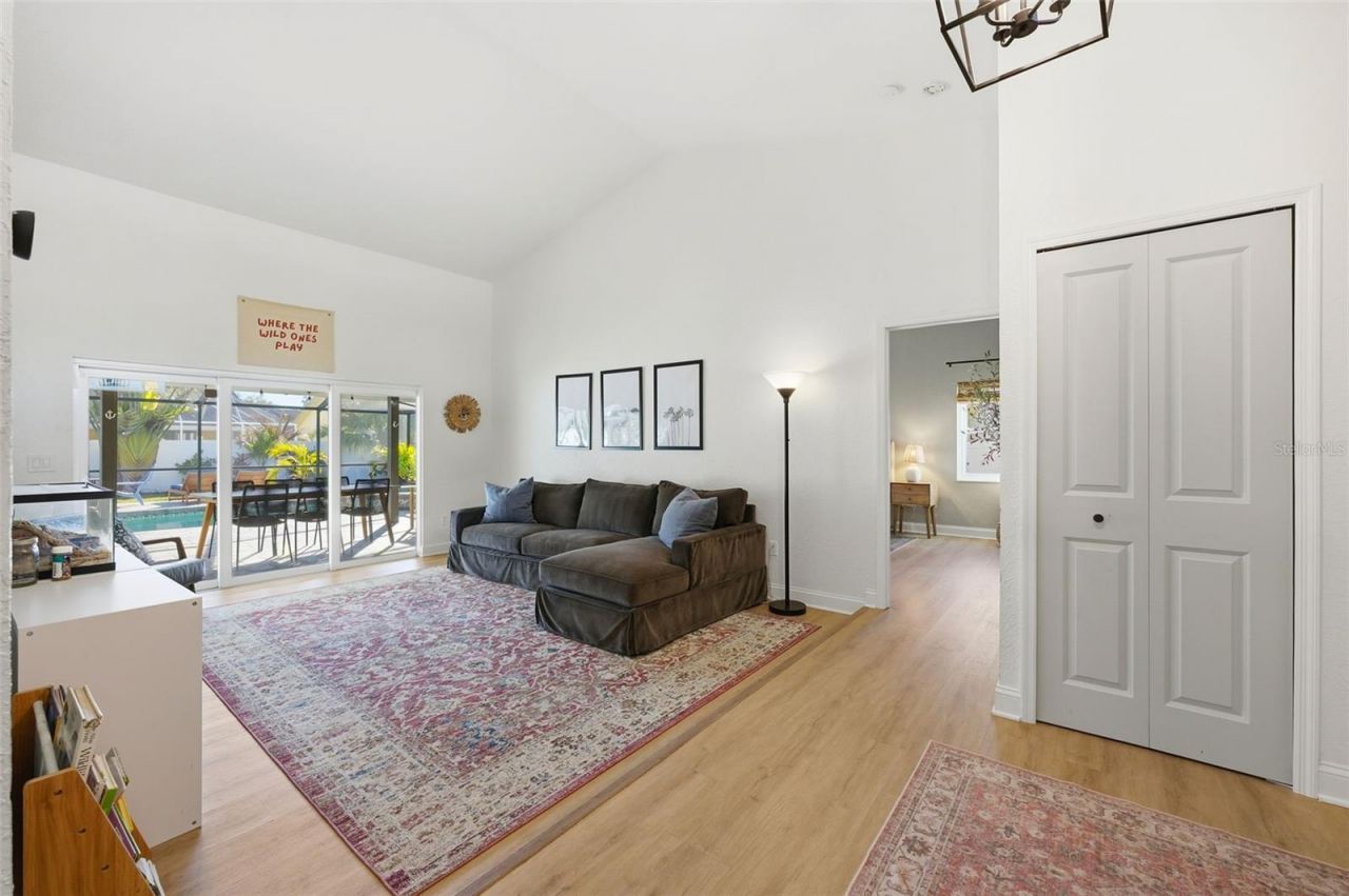 3347 Lake Shore Lane, Clearwater, FL 33761 Photo