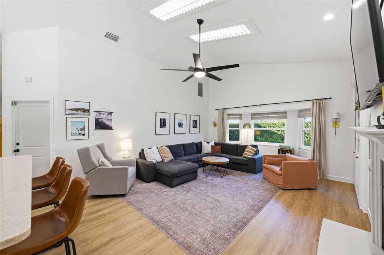 3347 Lake Shore Lane, Clearwater, FL 33761 Photo