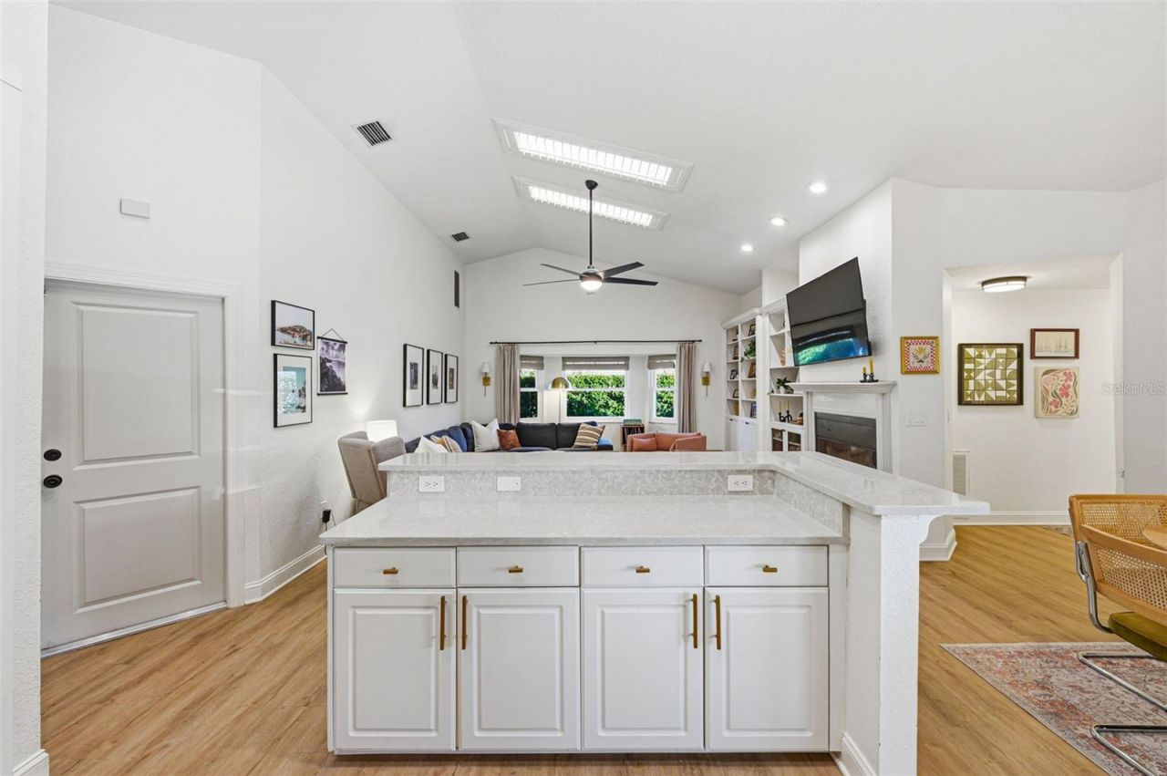 3347 Lake Shore Lane, Clearwater, FL 33761 Photo