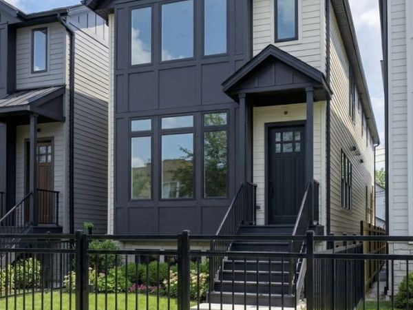 3051 N Christiana Avenue , Chicago, IL 60618