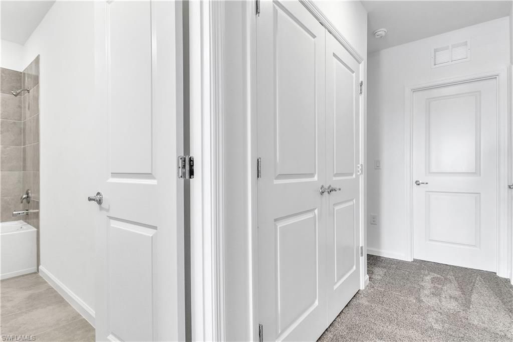 1426 Weeping Willow Ct, Cape Coral, FL 33909 Photo