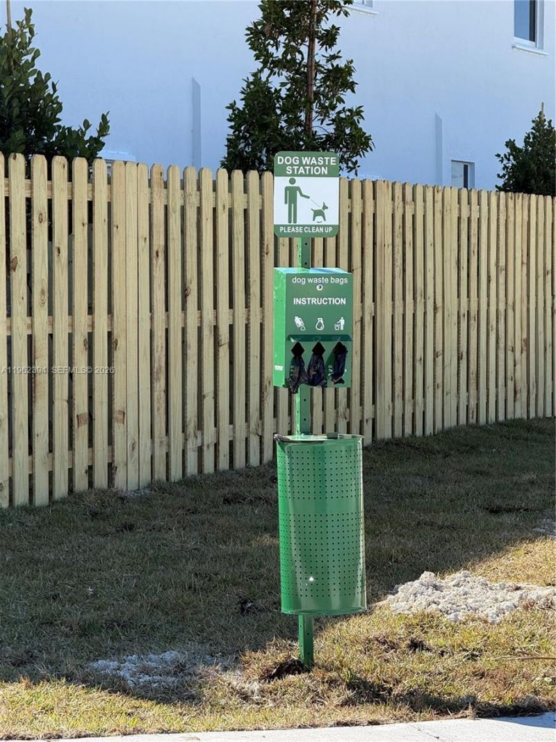 2810 SE 24th Ave, Homestead, FL 33035 Photo