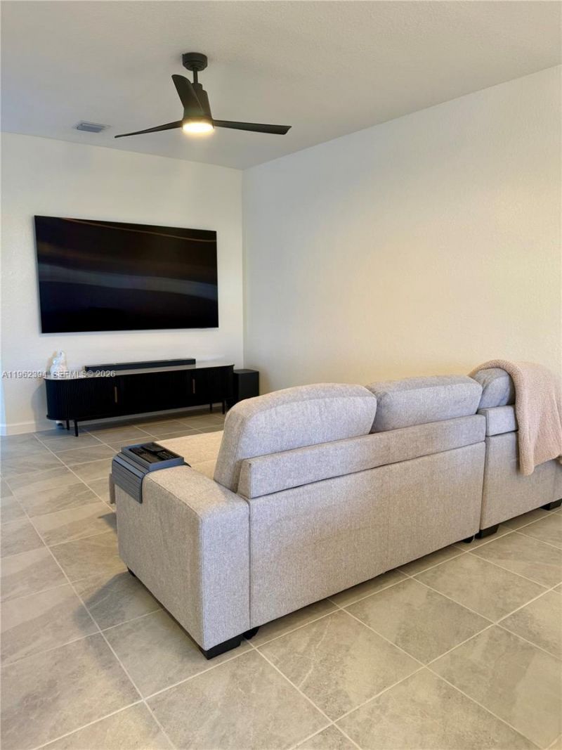 2810 SE 24th Ave, Homestead, FL 33035 Photo