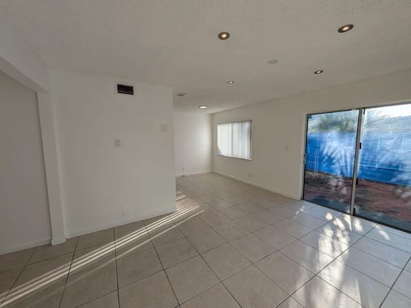 2142 NW 57th Ave, Unit 14-A, Fort Lauderdale, FL 33313