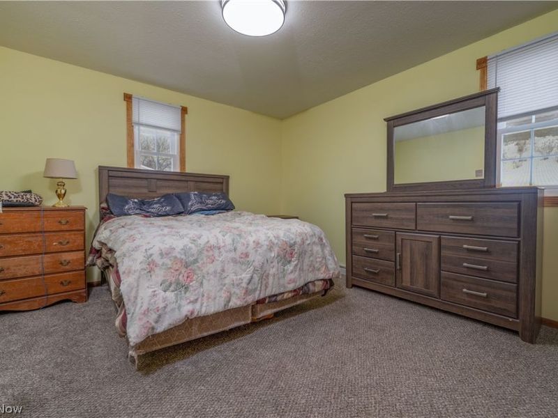 415 Springbrook Drive SW, New Philadelphia, OH 44663 Photo 4