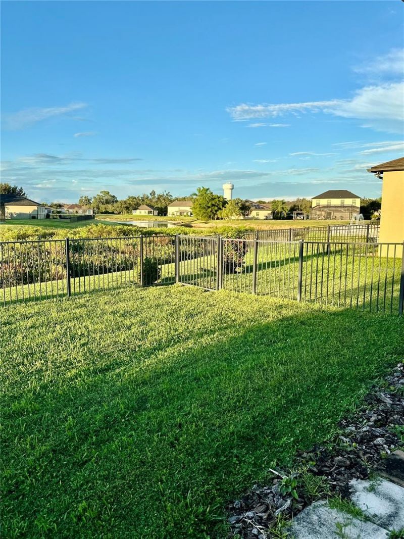 7318 61st Street E, Palmetto, FL 34221 Photo