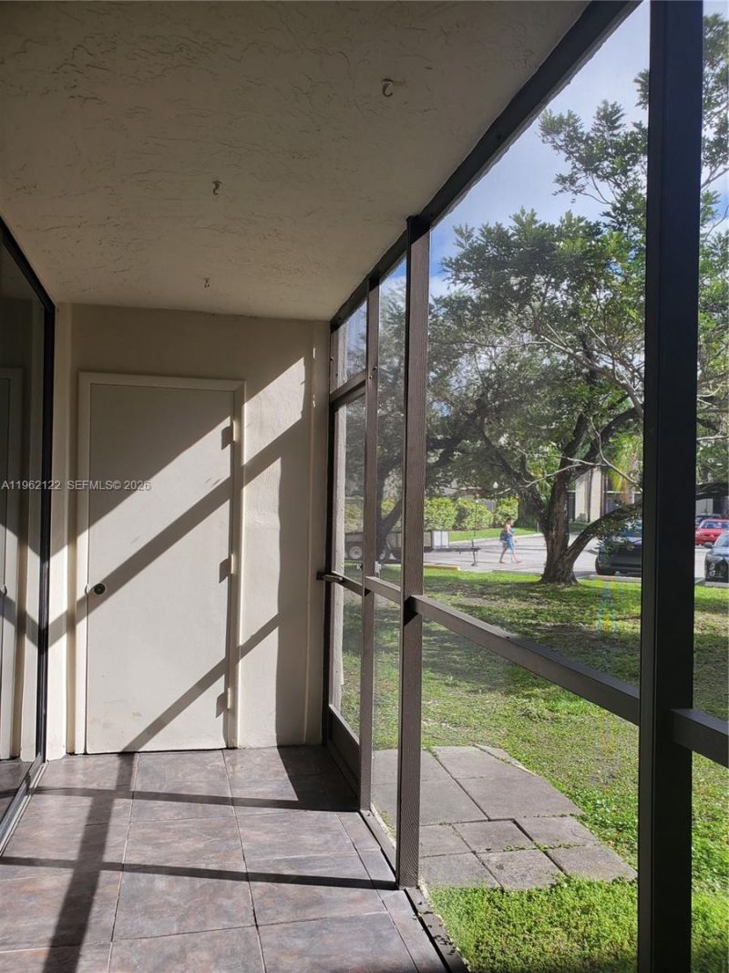 8075 SW 107th Ave, Unit 121, Miami, FL 33173 Photo