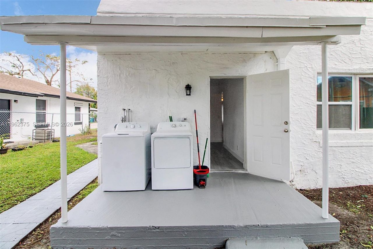 7770 NW 9th Ave, Miami, FL 33150 Photo