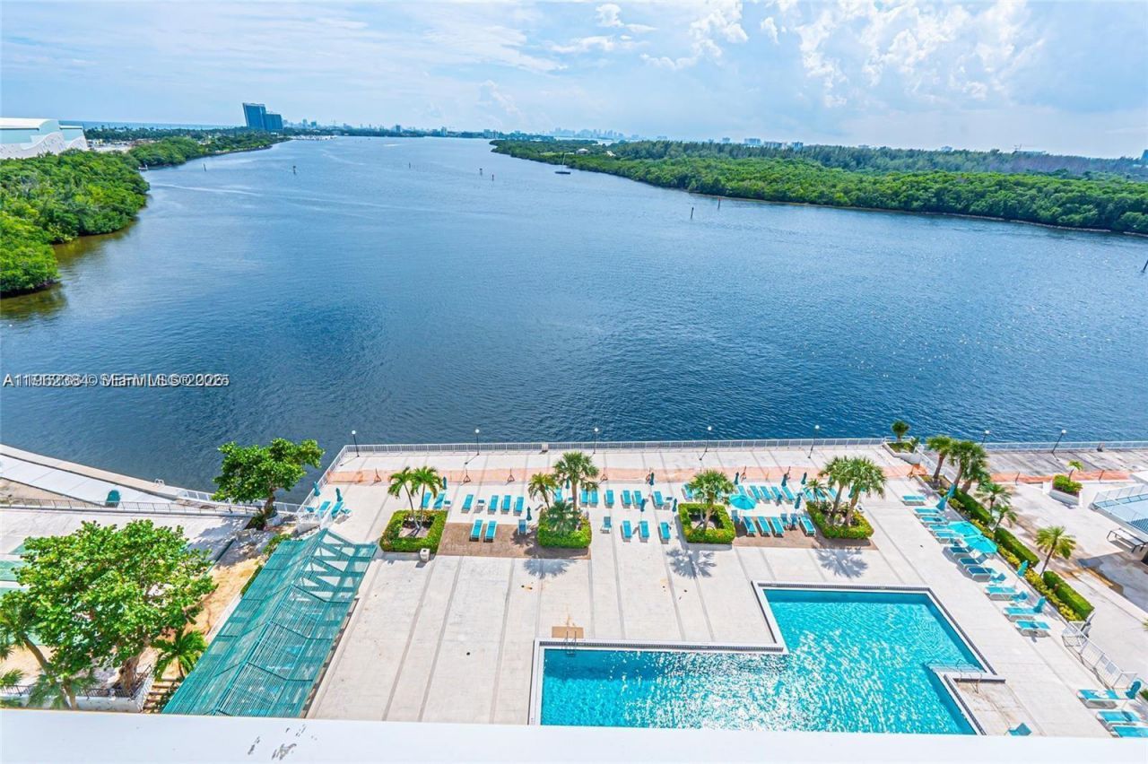 300 Bayview Dr, Unit 707, Sunny Isles Beach, FL 33160 Photo