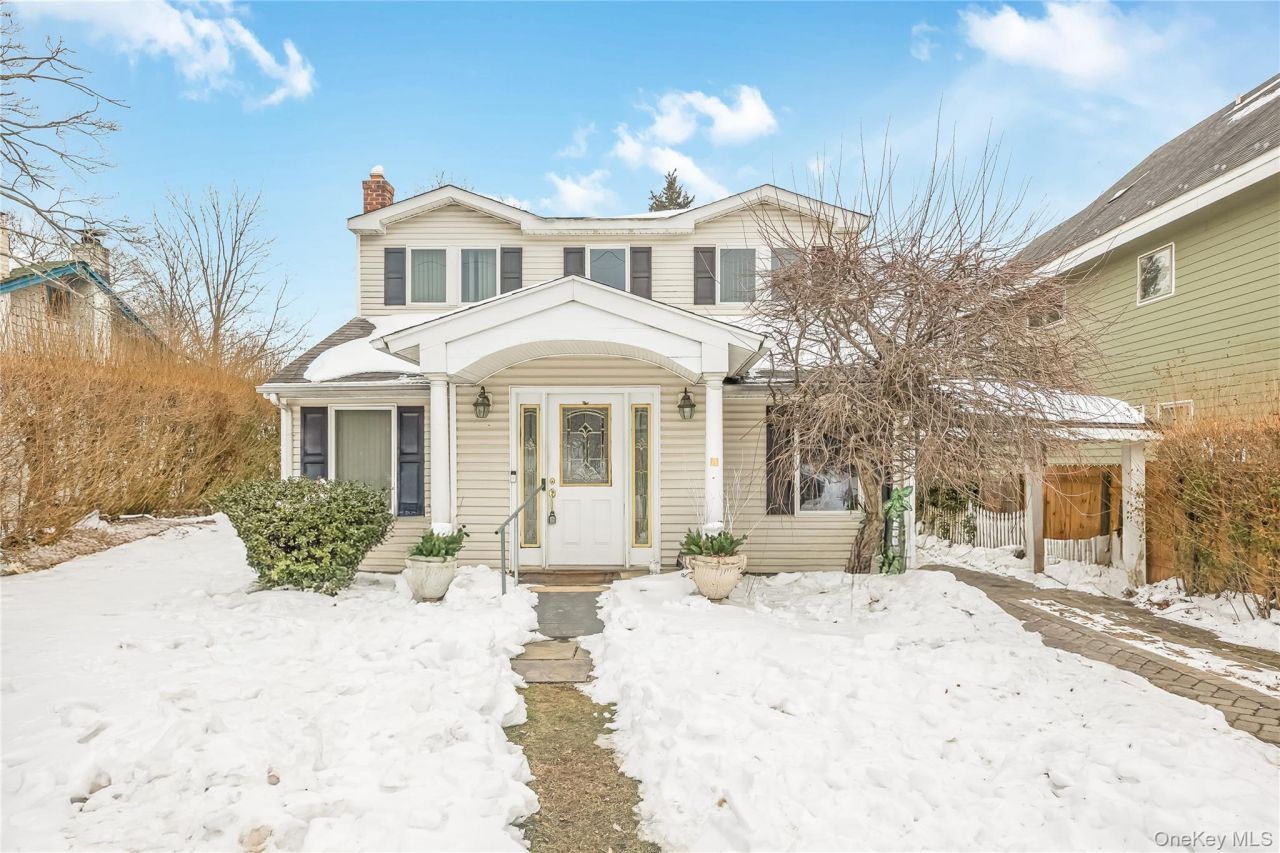 29 Grand Avenue, Northport, NY 11768 Main Photo