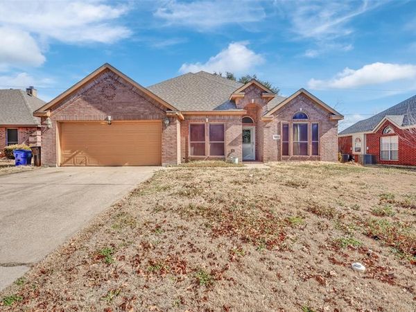 1653 Churchill Lane, Mansfield, TX 76063