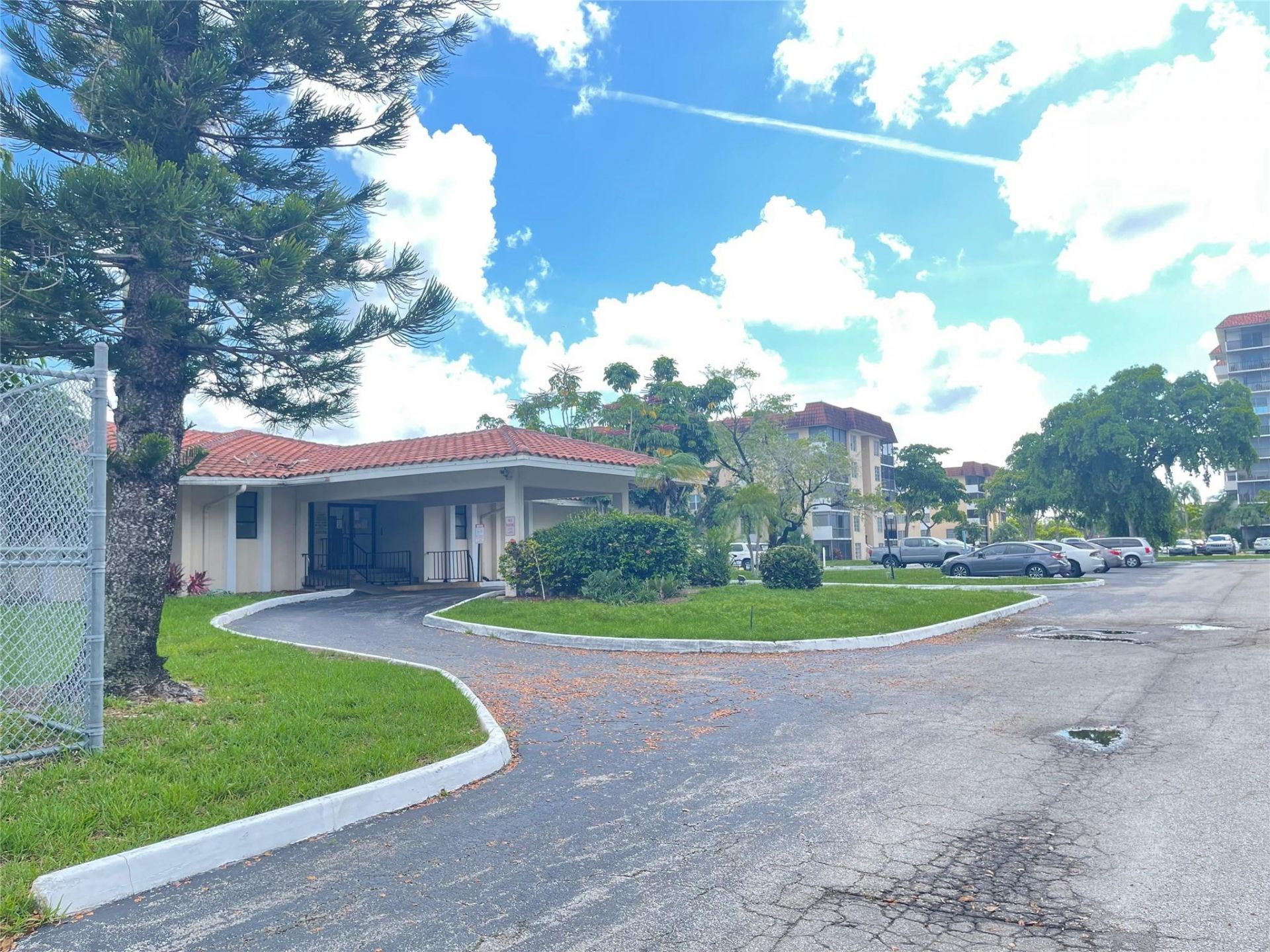 4156 Inverrary Drive, Unit 204, Lauderhill, FL 33319 Photo