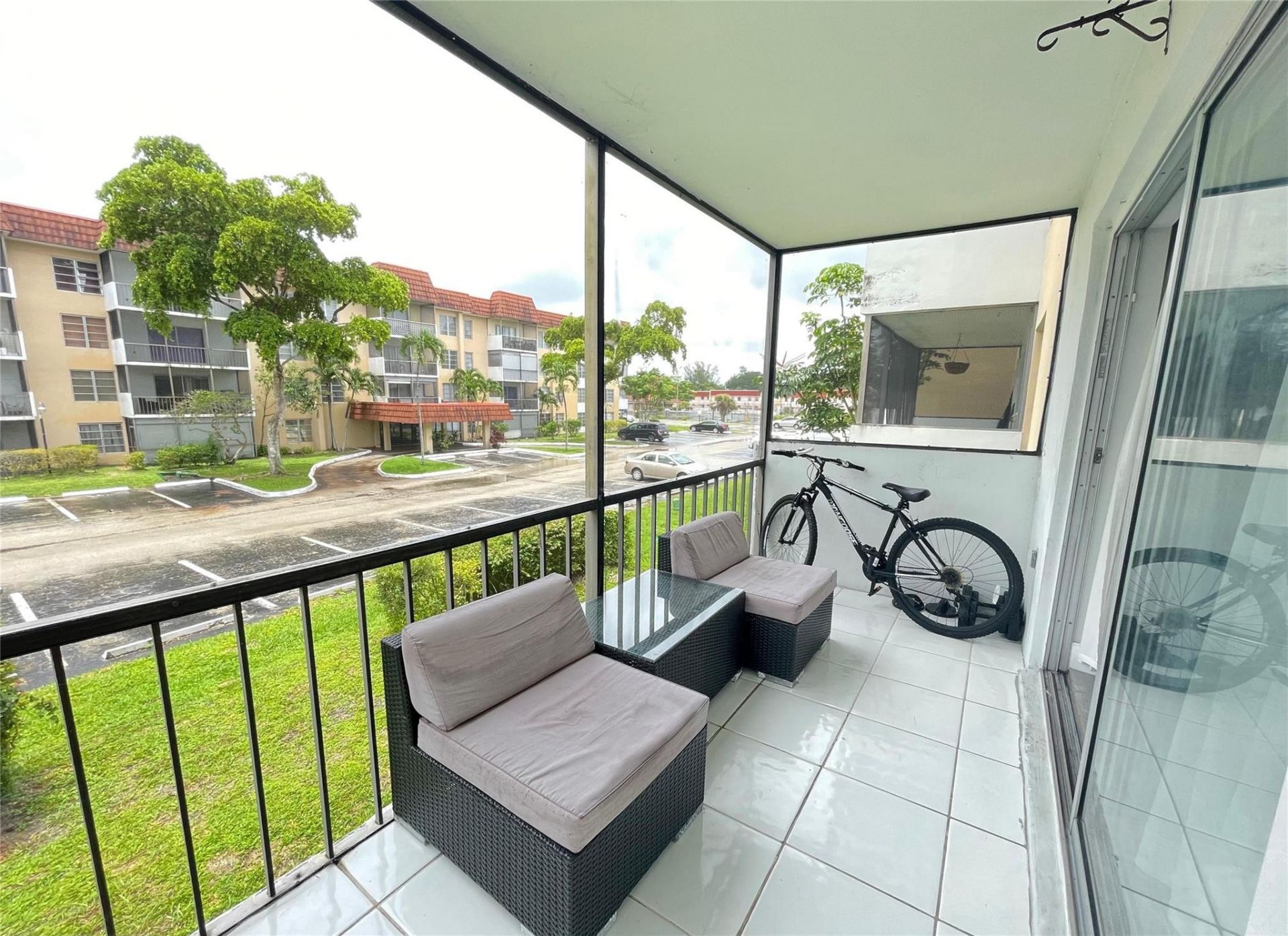 4156 Inverrary Drive, Unit 204, Lauderhill, FL 33319 Photo