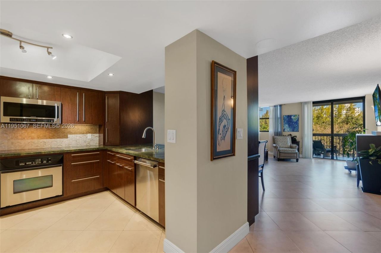 2900 NE 14th St Cswy , Unit 402, Pompano Beach, FL 33062 Photo