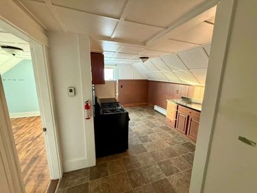 38 Mount Pleasant St, Unit 3, North Brookfield, MA 01535