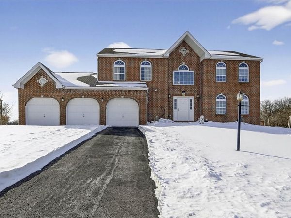168 Firenze Dr, Oakdale, PA 15071