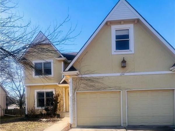 1244 SW Crossing Drive, Lee's Summit, MO 64081