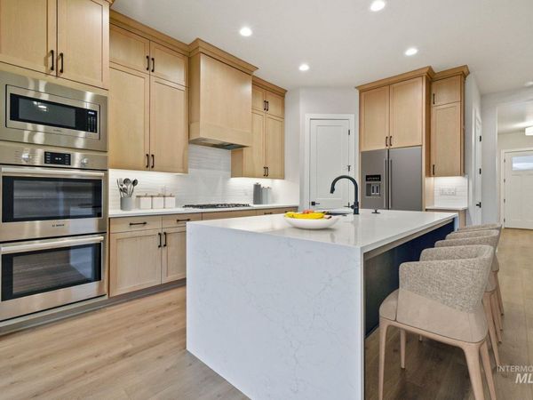 7660 W Old School St, Unit Rouge, Meridian, ID 83646