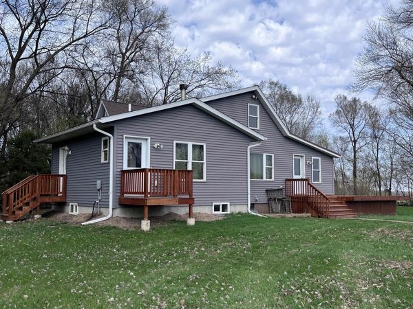 21510 430th Avenue, Morris, MN 56267
